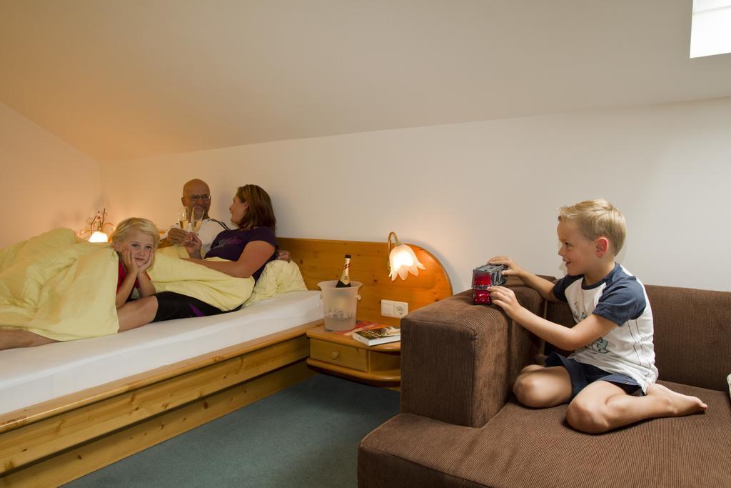 Kinder- Und Familienhotel Nockalm Innerkrems Extérieur photo